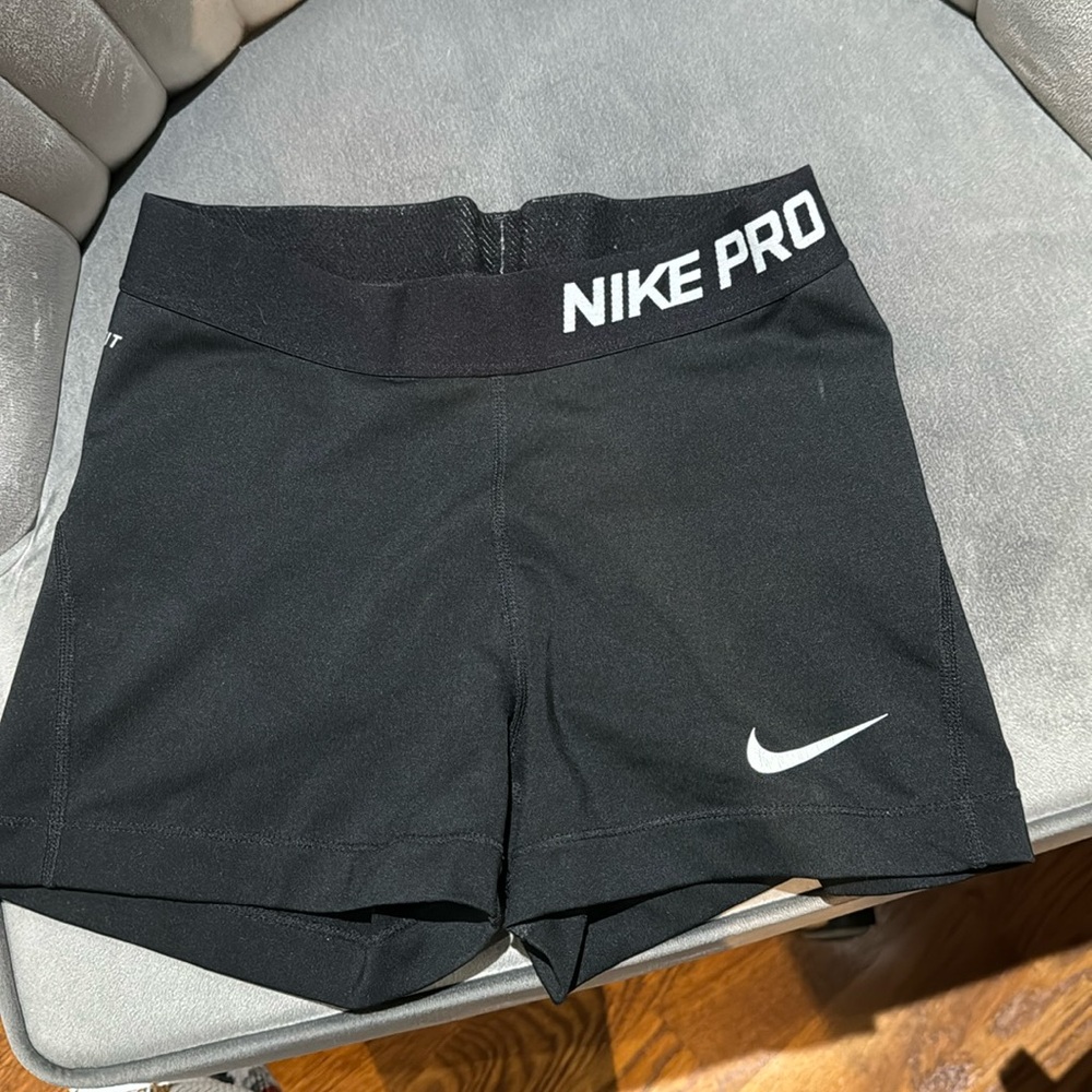 Nike pros size small